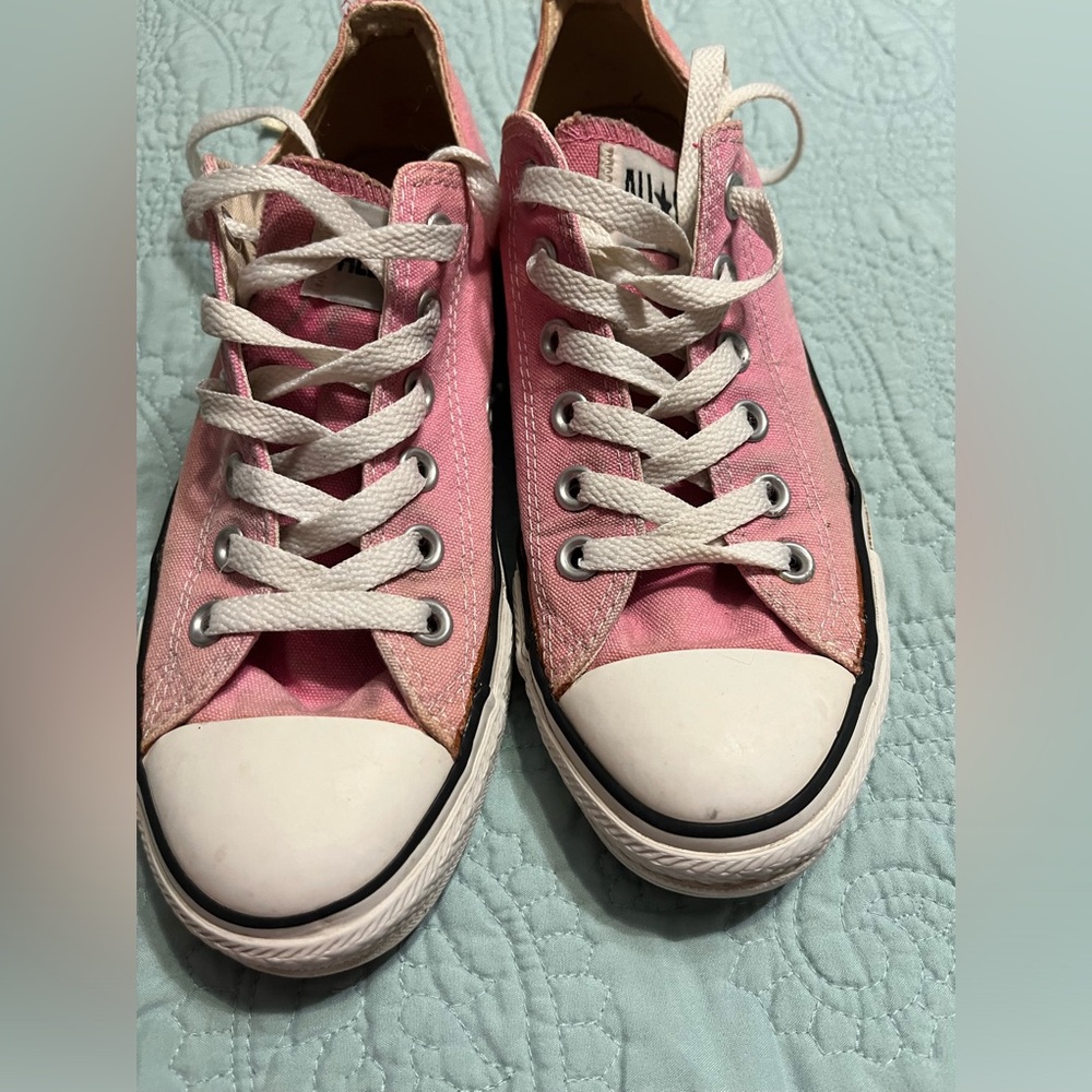 Pink Converse All Stars